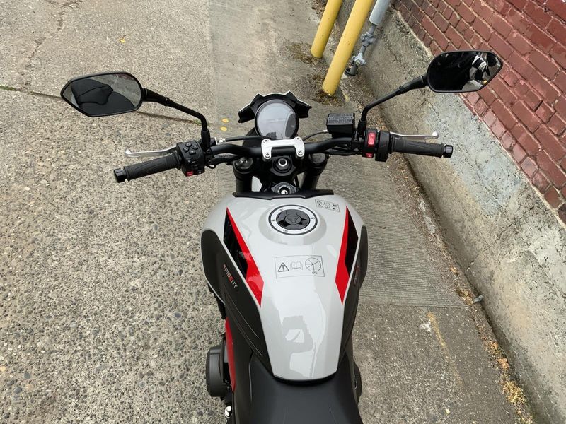 2026 Triumph TRIDENT 800