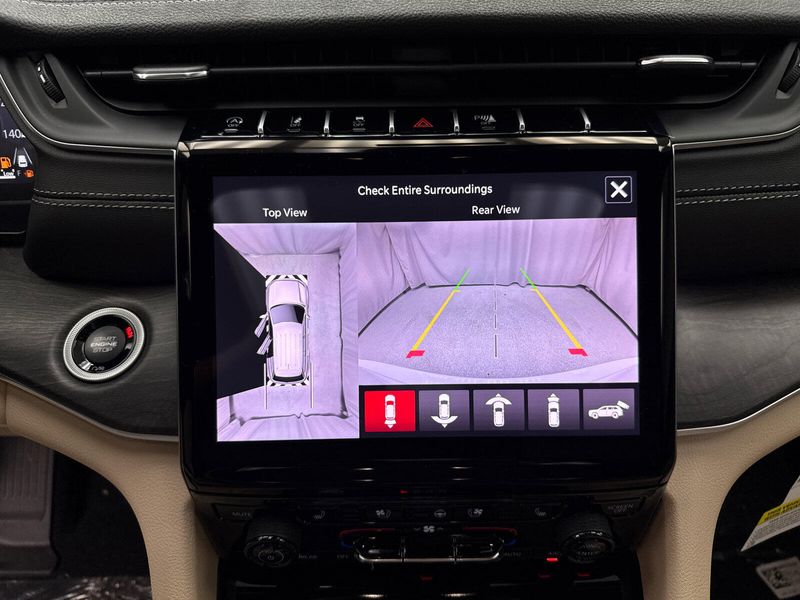 New 2025 Jeep Grand Cherokee Limited 4x4Image 14