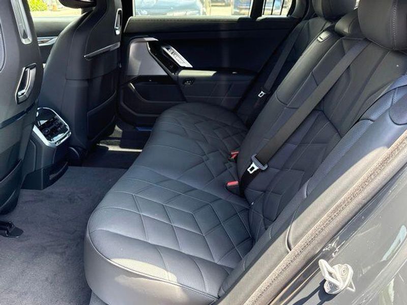 New 2026 BMW 7 Series 750e xDriveImage 26