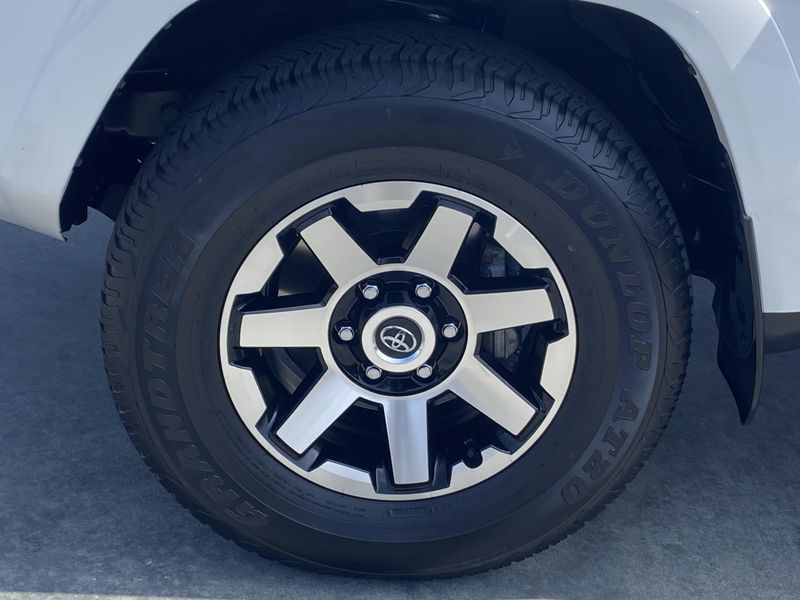 2024 Toyota 4Runner TRD Off-RoadImage 10