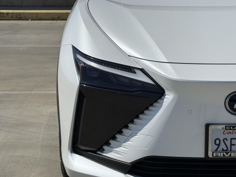 Used 2025 Lexus RZ 300e PremiumImage 7