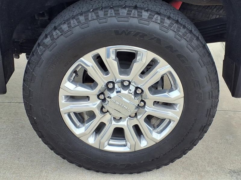 2022 GMC Sierra 2500HD DenaliImage 19