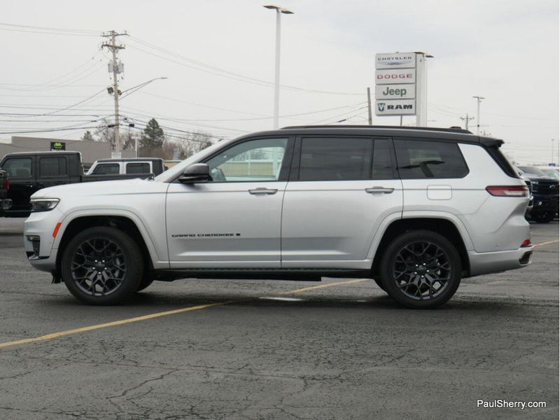 New 2025 Jeep Grand Cherokee L Summit Reserve 4x4Image 11
