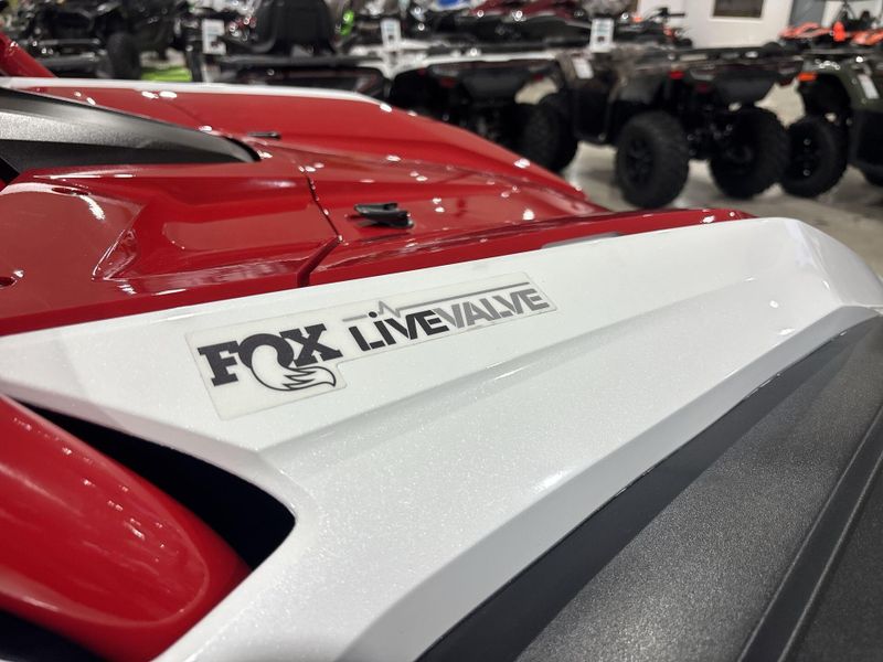 New 2026 Honda TALON1000R4 FOX LIVEVALVE Image 28
