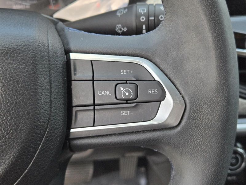Used 2022 Jeep Compass Latitude FWD