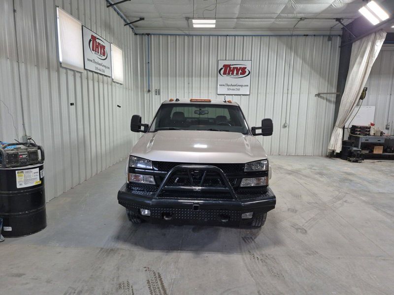 2005 Chevrolet Silverado 3500 DRW LTImage 28