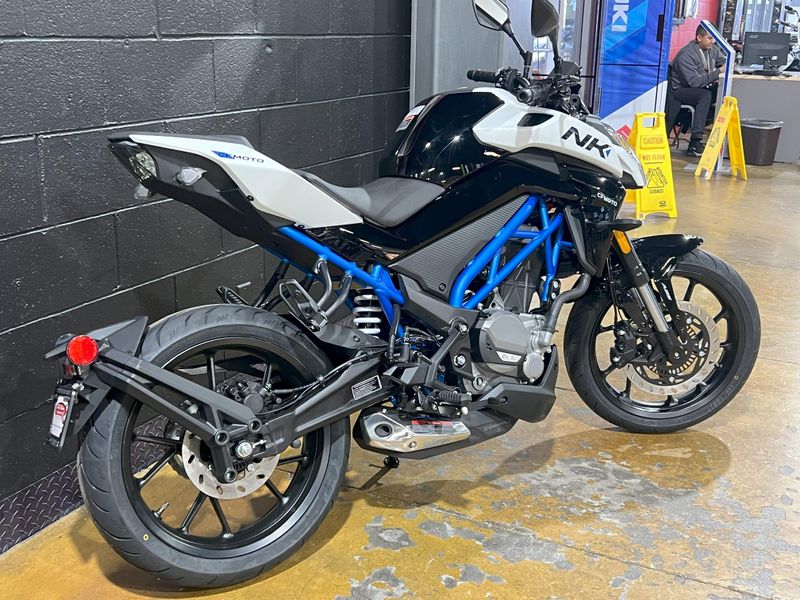 2025 CFMOTO 300NK Image 12