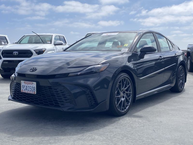 Used 2025 Toyota Camry SEImage 5