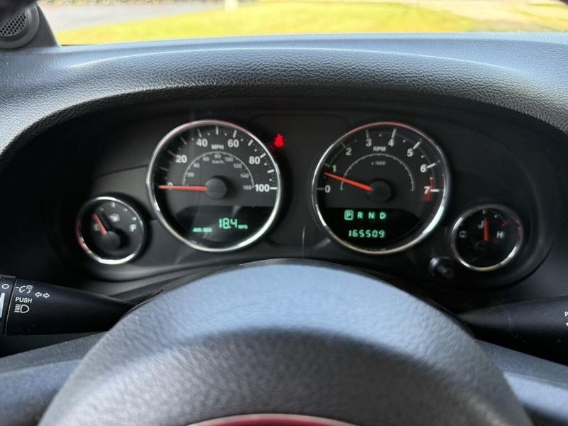 2013 Jeep Wrangler Unlimited Sahara photo 18