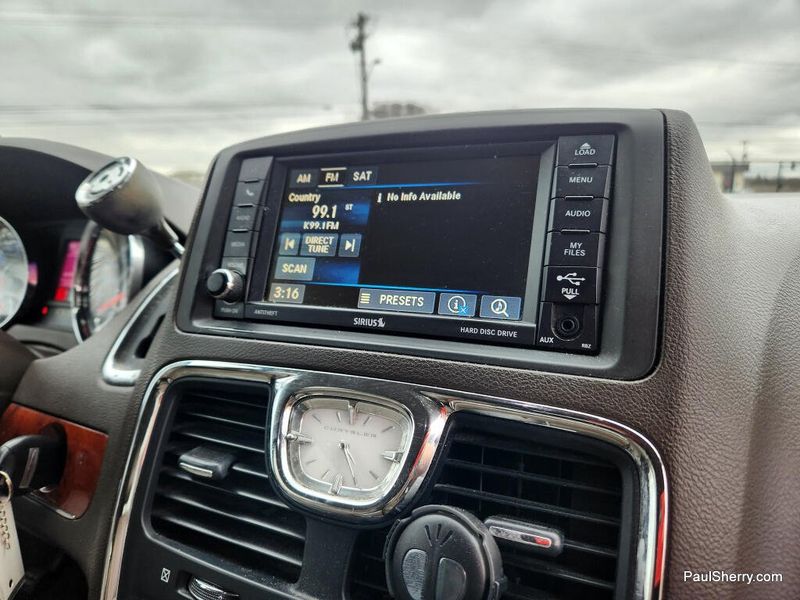 Used 2014 Chrysler Town & Country Touring