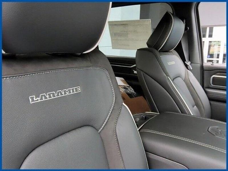 2025 RAM 1500 LaramieImage 9