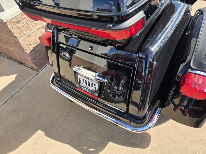 USED 2022 HARLEY TRIKE TRI GLIDE ULTRA Image 9