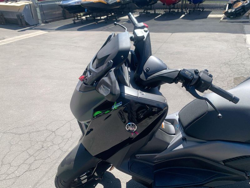 New 2025 Yamaha Xmax Image 13