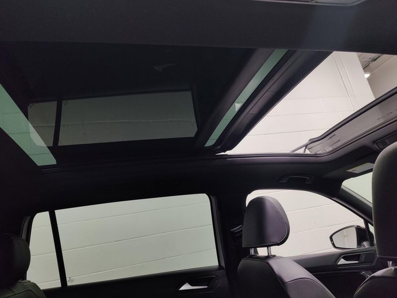 Used 2021 Volkswagen Tiguan SE AWD R-Line Black w/SunroofImage 8