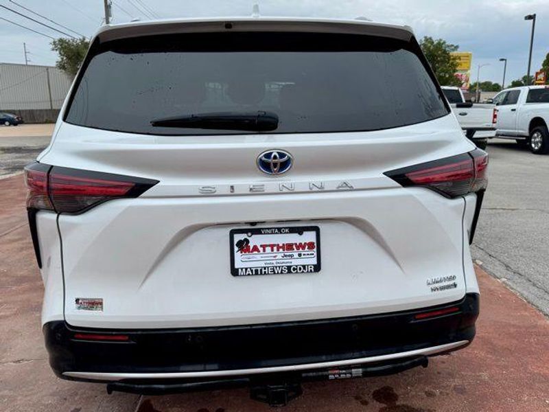 Used 2022 Toyota Sienna LimitedImage 6