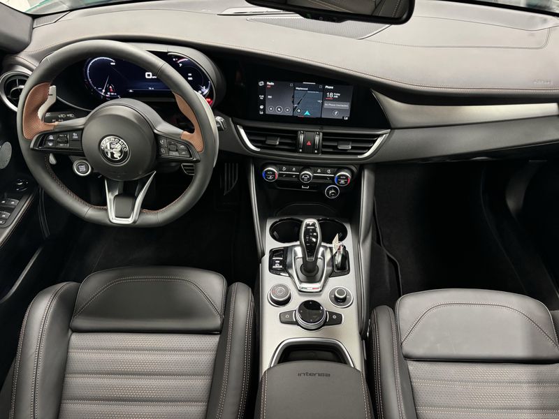 New 2025 Alfa Romeo Giulia Intensa AwdImage 17
