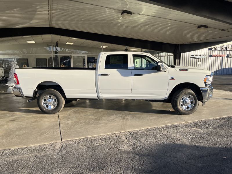 New 2024 RAM 2500 Shields Motor Company Inc Chanute KS 66720