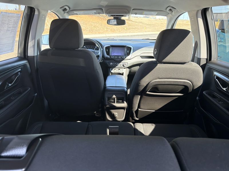 Used 2022 GMC Terrain SLEImage 15
