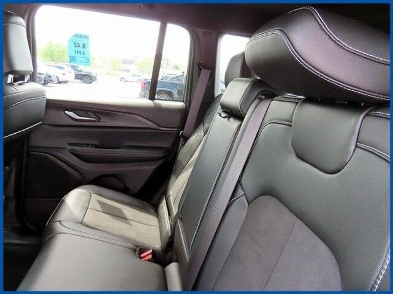 2024 Jeep Grand Cherokee Altitude XImage 10