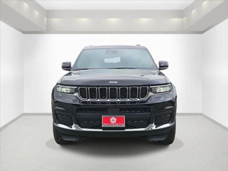 New 2026 Jeep Grand Cherokee L Laredo X 4x4