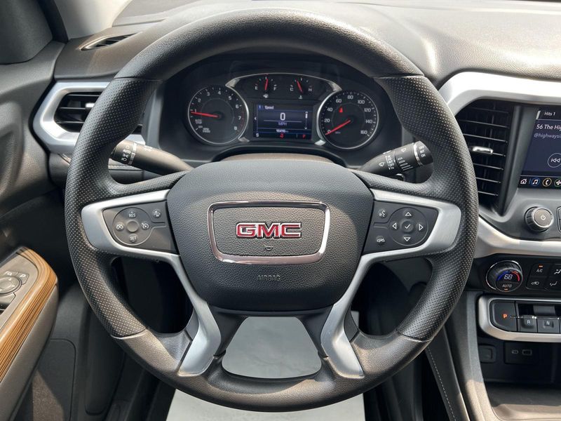 Used 2023 GMC Acadia SLE