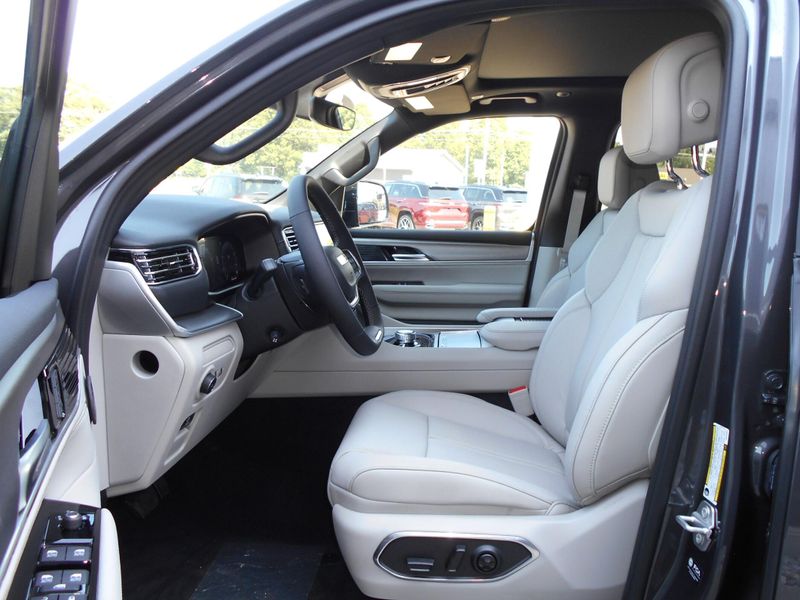 2025 Jeep Wagoneer Series Ii 4x4Image 5