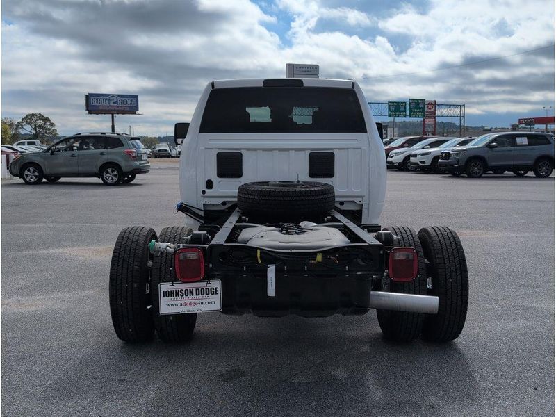 New 2026 RAM 3500 Tradesman Crew Cab Chassis 4x4 60
