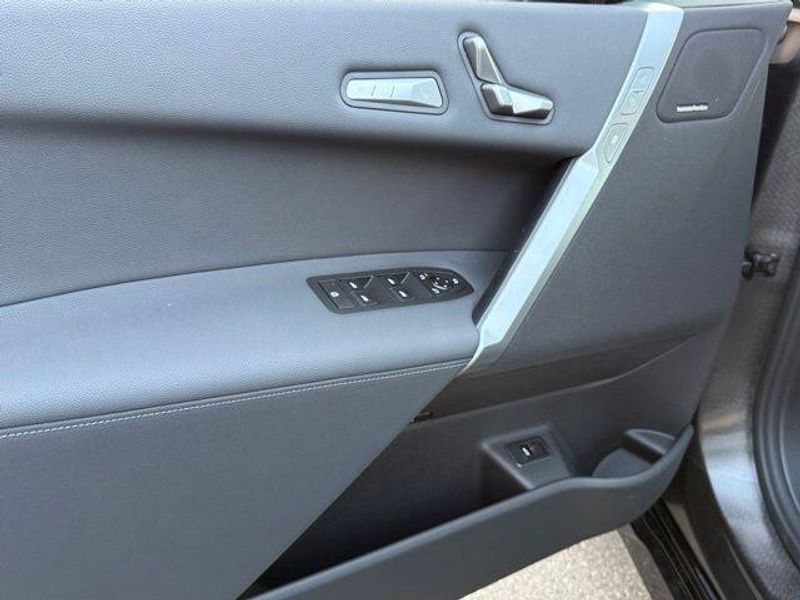 New 2026 BMW iX xDrive45Image 15