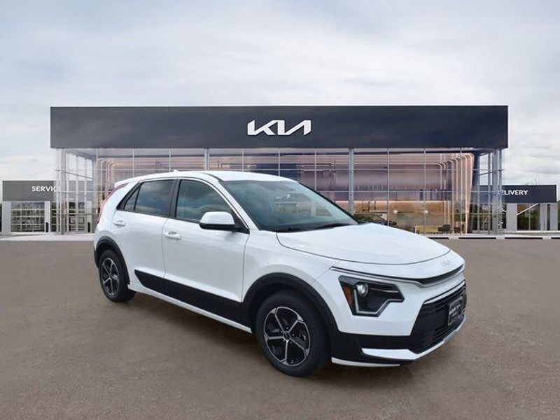 New 2026 Kia Niro LXImage 1