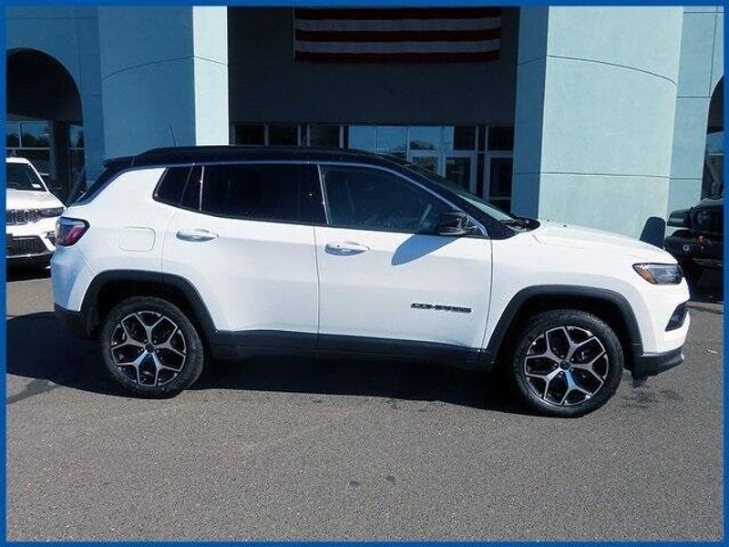 2025 Jeep Compass LimitedImage 2