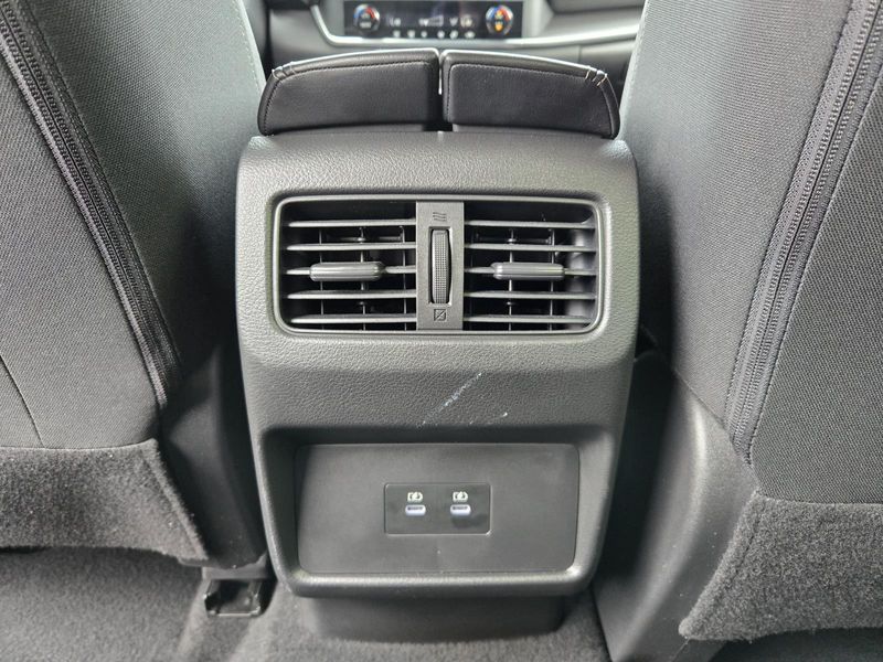 Used 2024 Nissan Rogue FWD SV