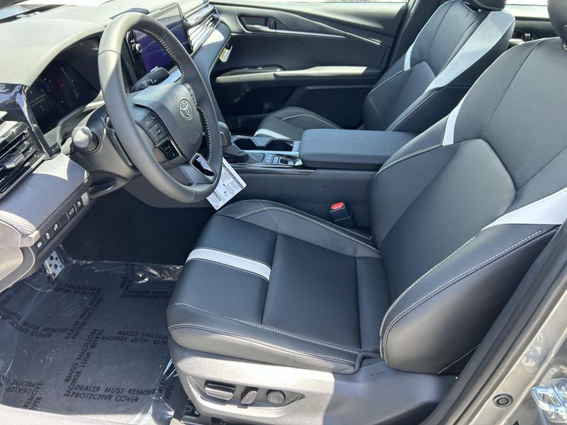 2025 Toyota Camry SEImage 14