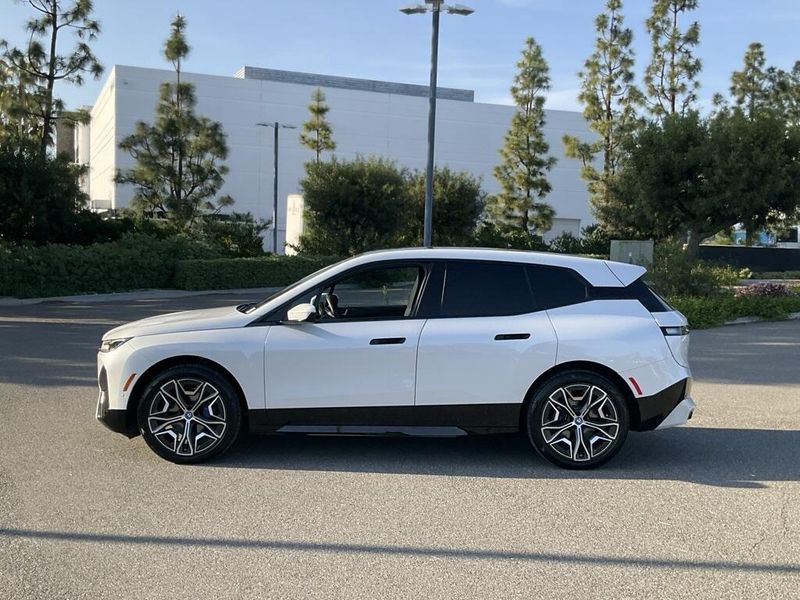 2025 BMW iX xDrive50Image 9