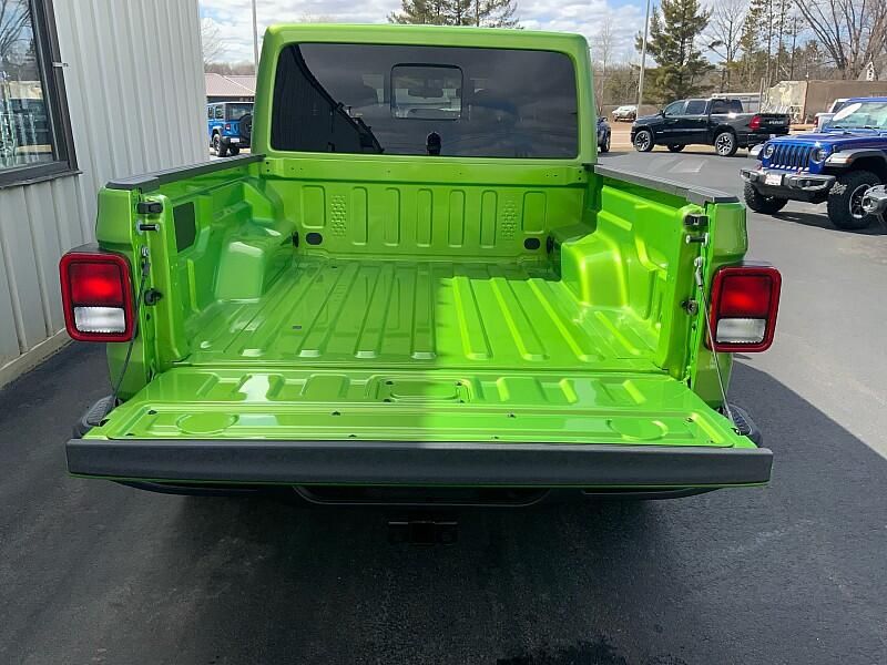 2025 Jeep Gladiator Sport photo 26