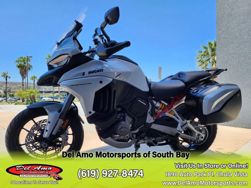 2023 Ducati MULTISTRADA V4 S TRAVEL & RADAR  in a ICEBERG WHITE exterior color. Del Amo Motorsports of South Bay (619) 547-1937 delamomotorsports.com 