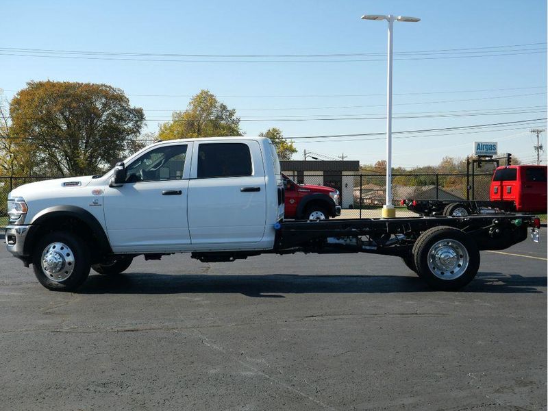 2024 RAM 5500 Tradesman Chassis Crew Cab 4x4 84