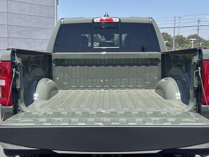New 2026 RAM 1500 Tradesman Crew Cab 4x2 5'7' Box