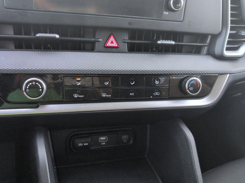 2024 Kia Sportage LXImage 15