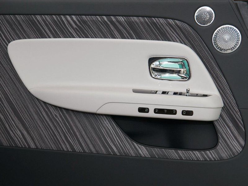 New 2025 Rolls-Royce Spectre Image 13