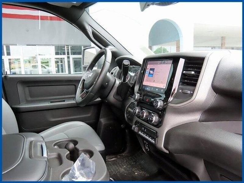 2025 RAM 2500 TradesmanImage 9