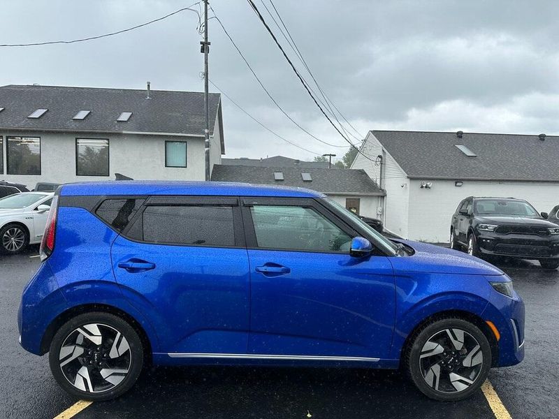 2023 Kia Soul GT-Line photo 11