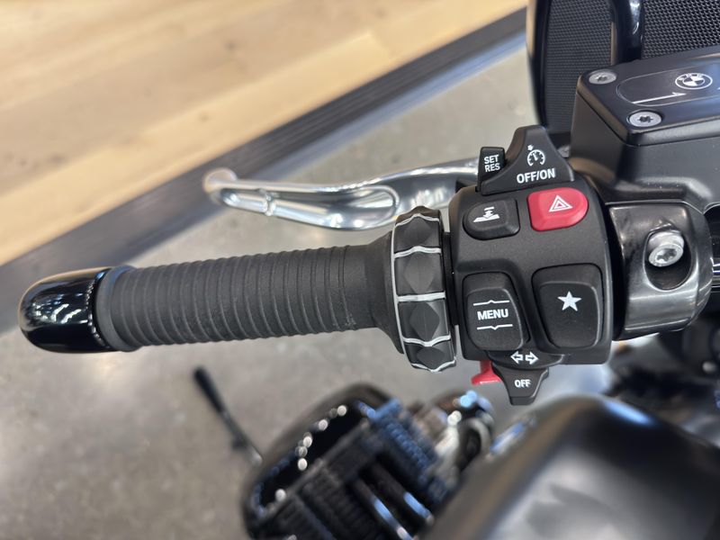 2025 BMW R 18 B - MINERAL GREY METALLIC MATTE