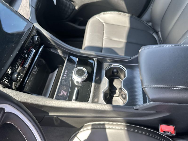 New 2025 Jeep Grand Cherokee L Limited 4x4Image 26