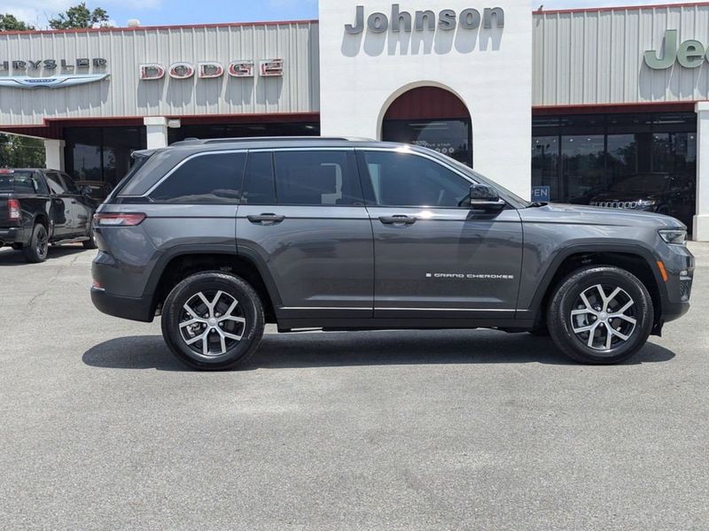 2024 Jeep Grand Cherokee Limited 4x4Image 2