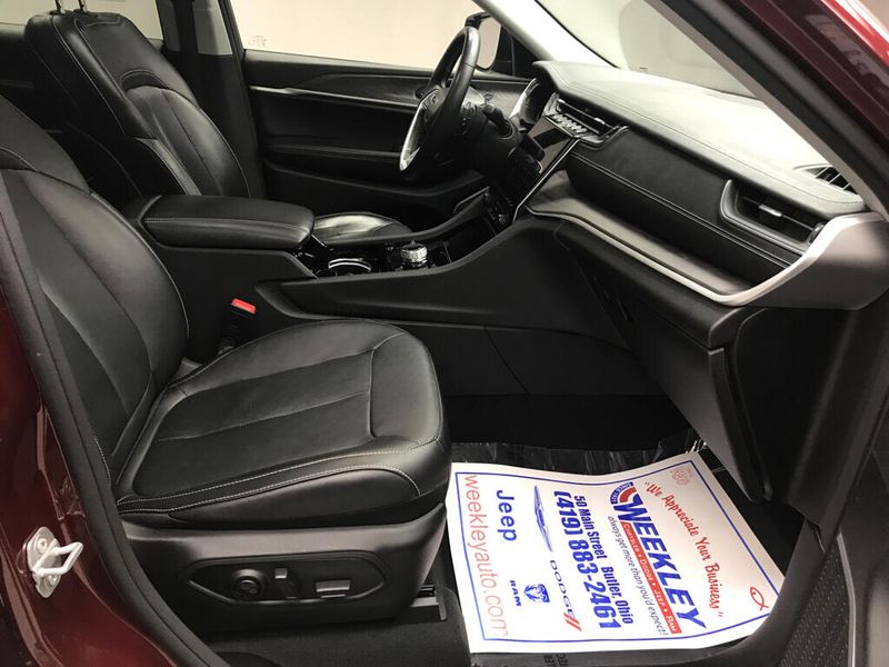 Used 2022 Jeep Grand Cherokee L LimitedImage 19
