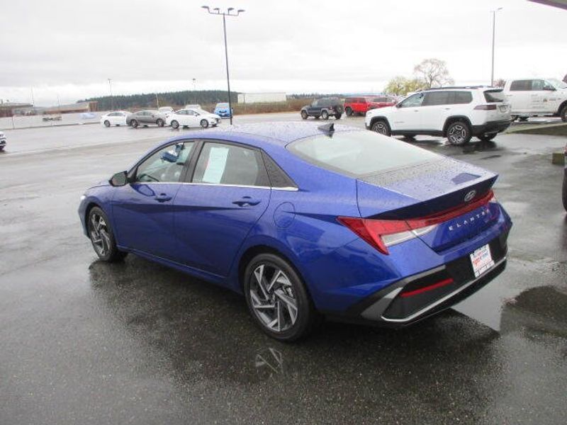 Used 2025 Hyundai Elantra SEL ConvenienceImage 10