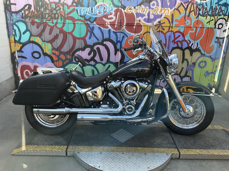 Used 2019 HARLEY SOFTAIL DELUXE 107 Image 6