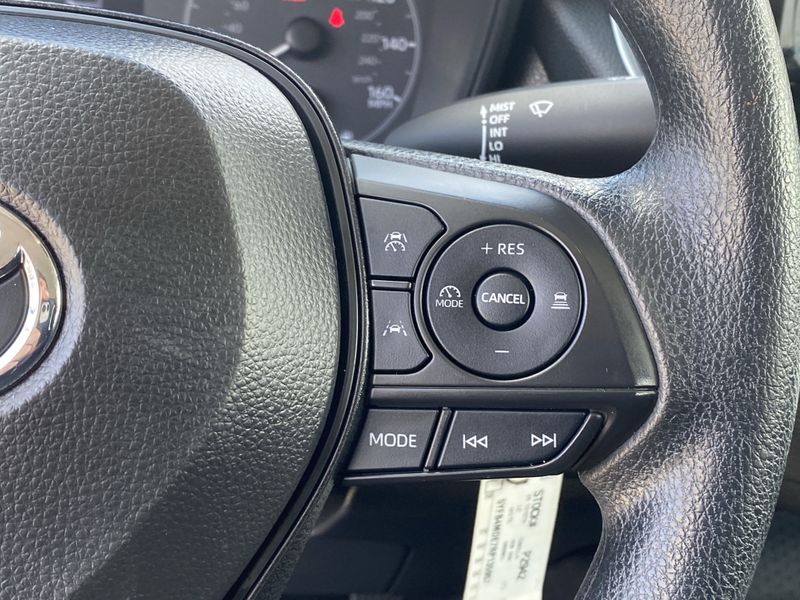 2024 Toyota Corolla LEImage 30