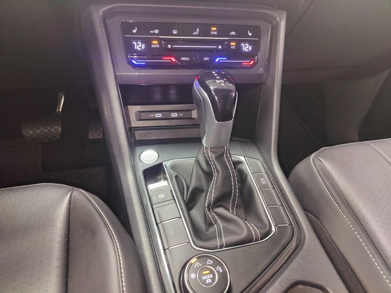 Used 2022 Volkswagen Tiguan SE AWD w/SunroofImage 24