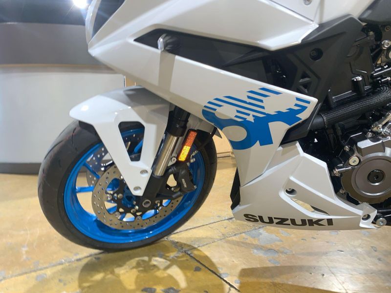 New 2026 Suzuki GSX-8R Image 10
